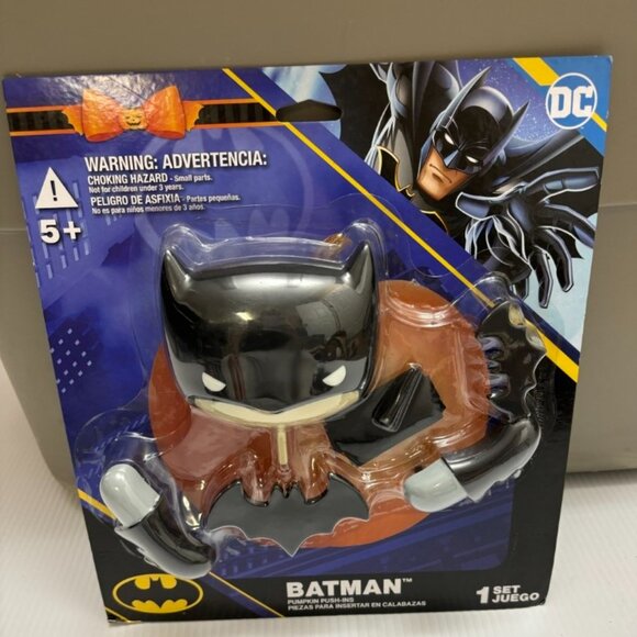 DC Comics Batman Halloween Pumpkin Push In Cake Top Decoration - Picture 2 of 3